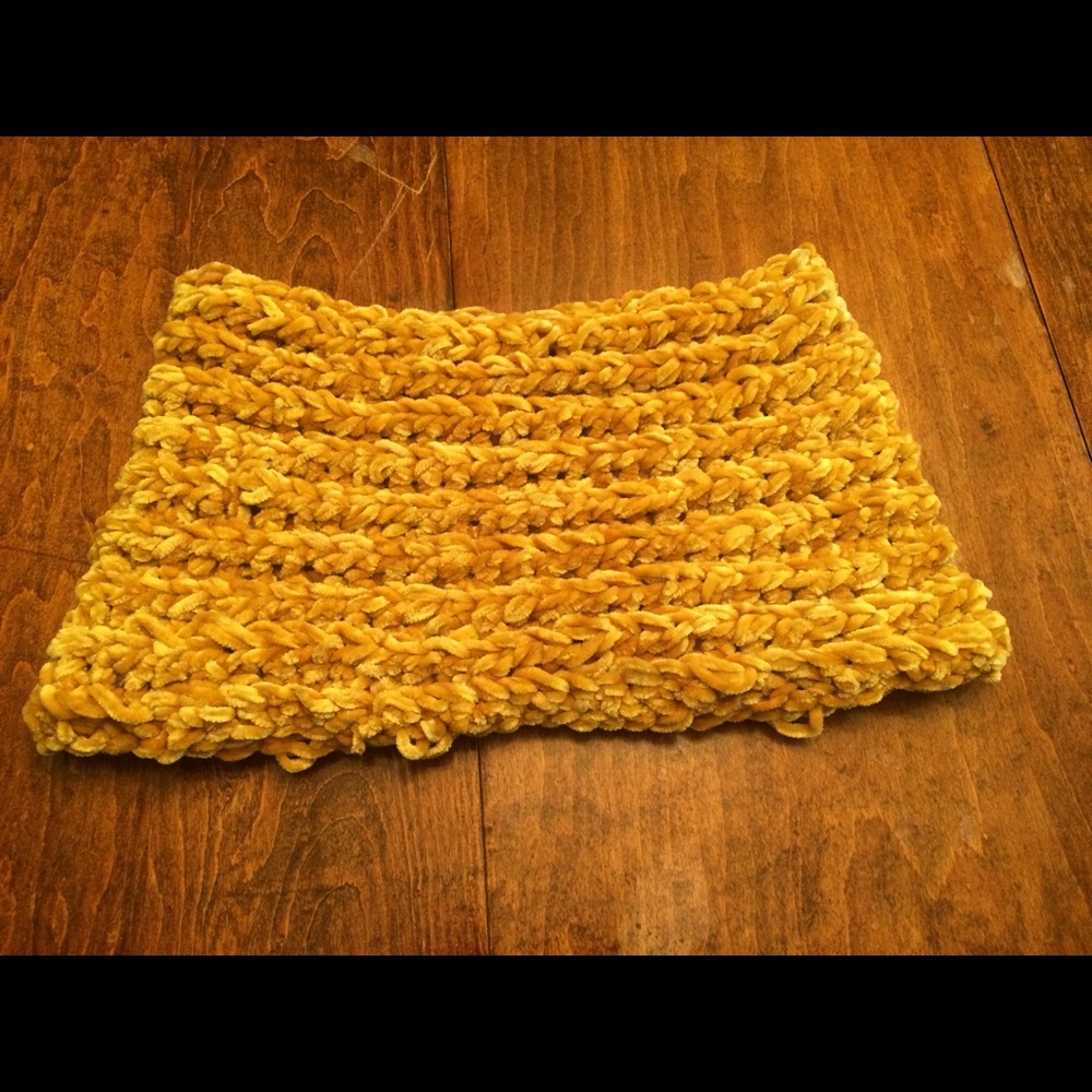 Hand Knit Cowl-neck Scarf
